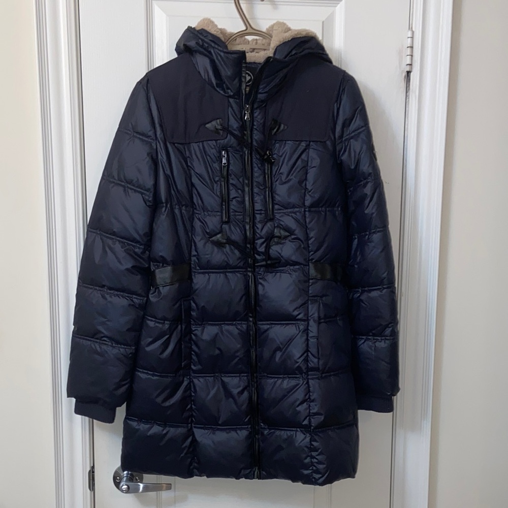 Elegant Navy Puffer Coat